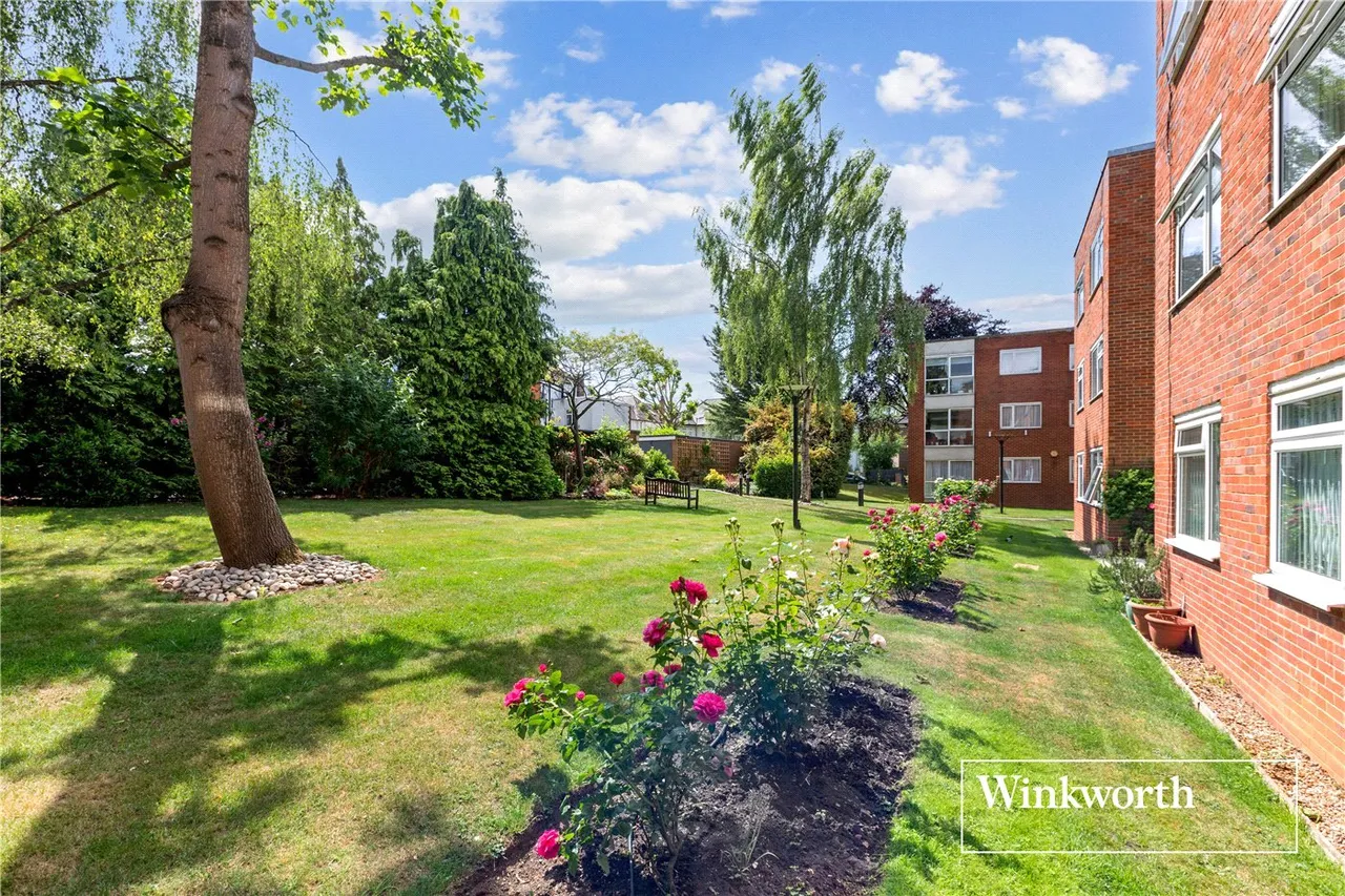 Hendon Lane, Finchley, London, N3, photo 11