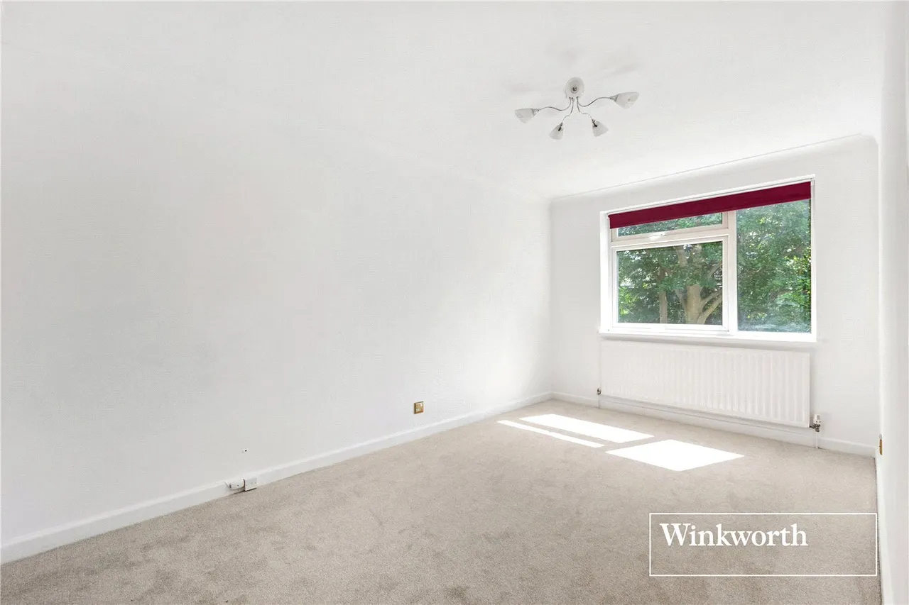 Hendon Lane, Finchley, London, N3, photo 8