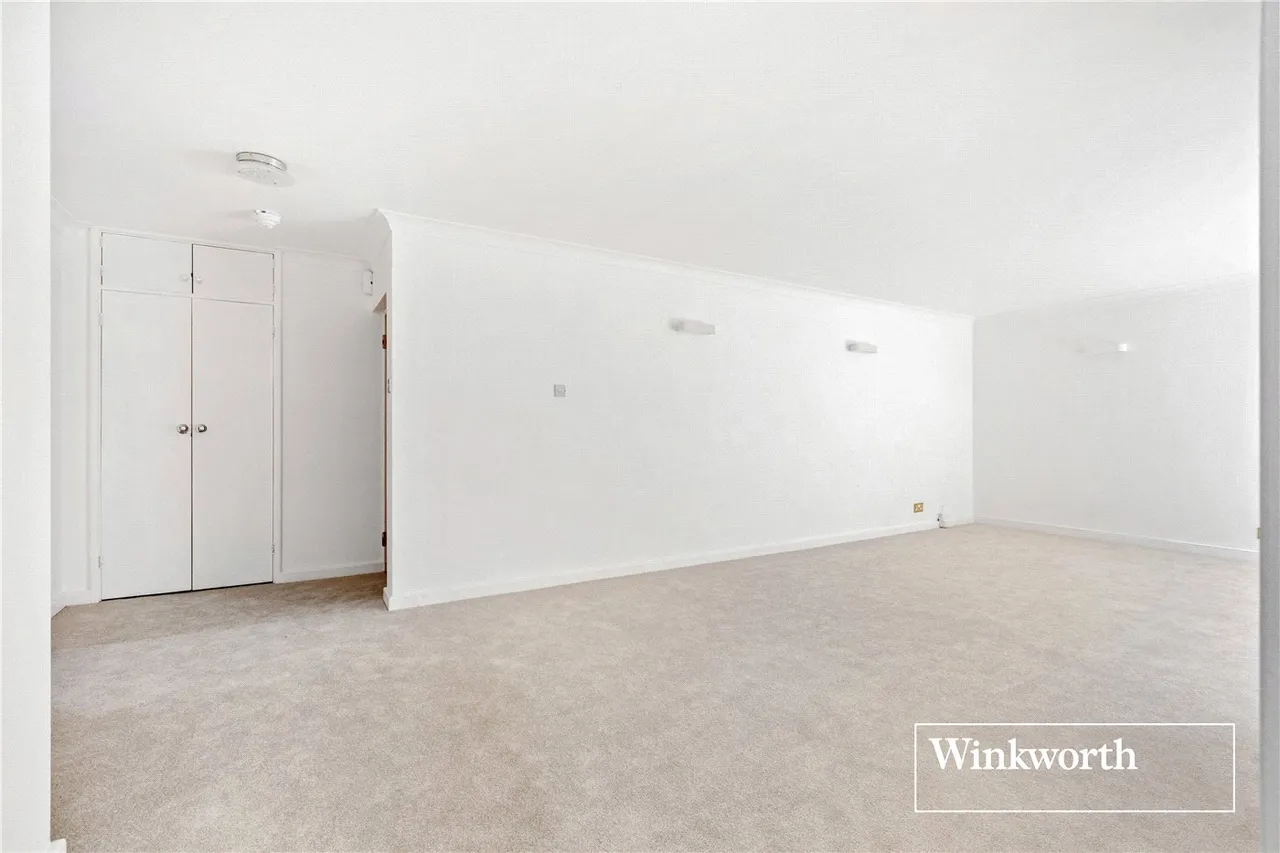 Hendon Lane, Finchley, London, N3, photo 12