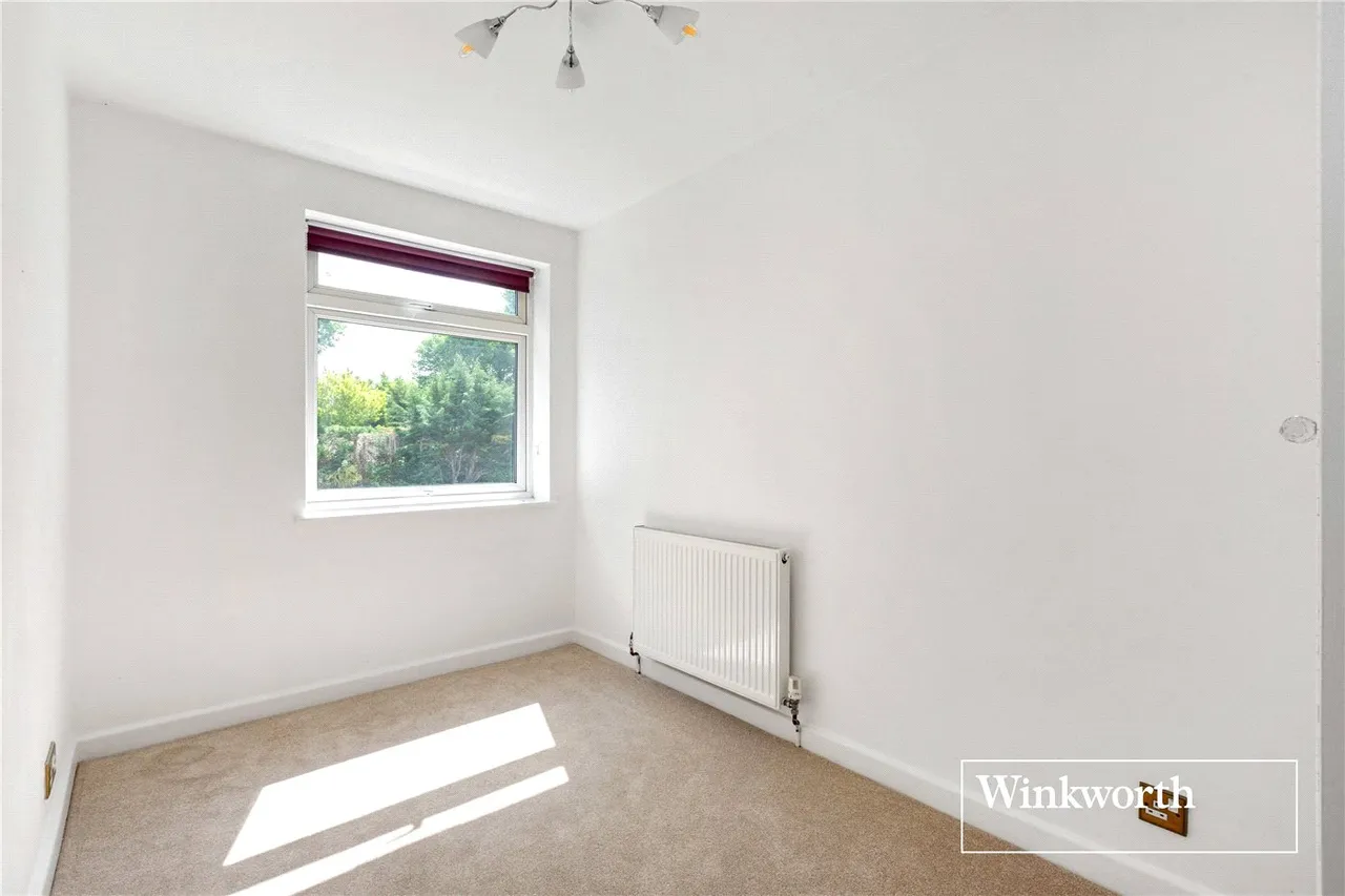 Hendon Lane, Finchley, London, N3, photo 9