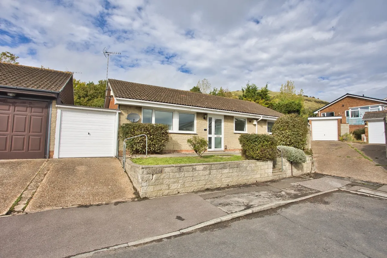 3 bed house for sale, Birkdale Drive, Folkestone, CT19
