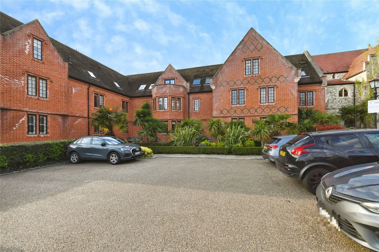 2 bed flat for sale — The Galleries, BRENTWOOD, Essex, CM14