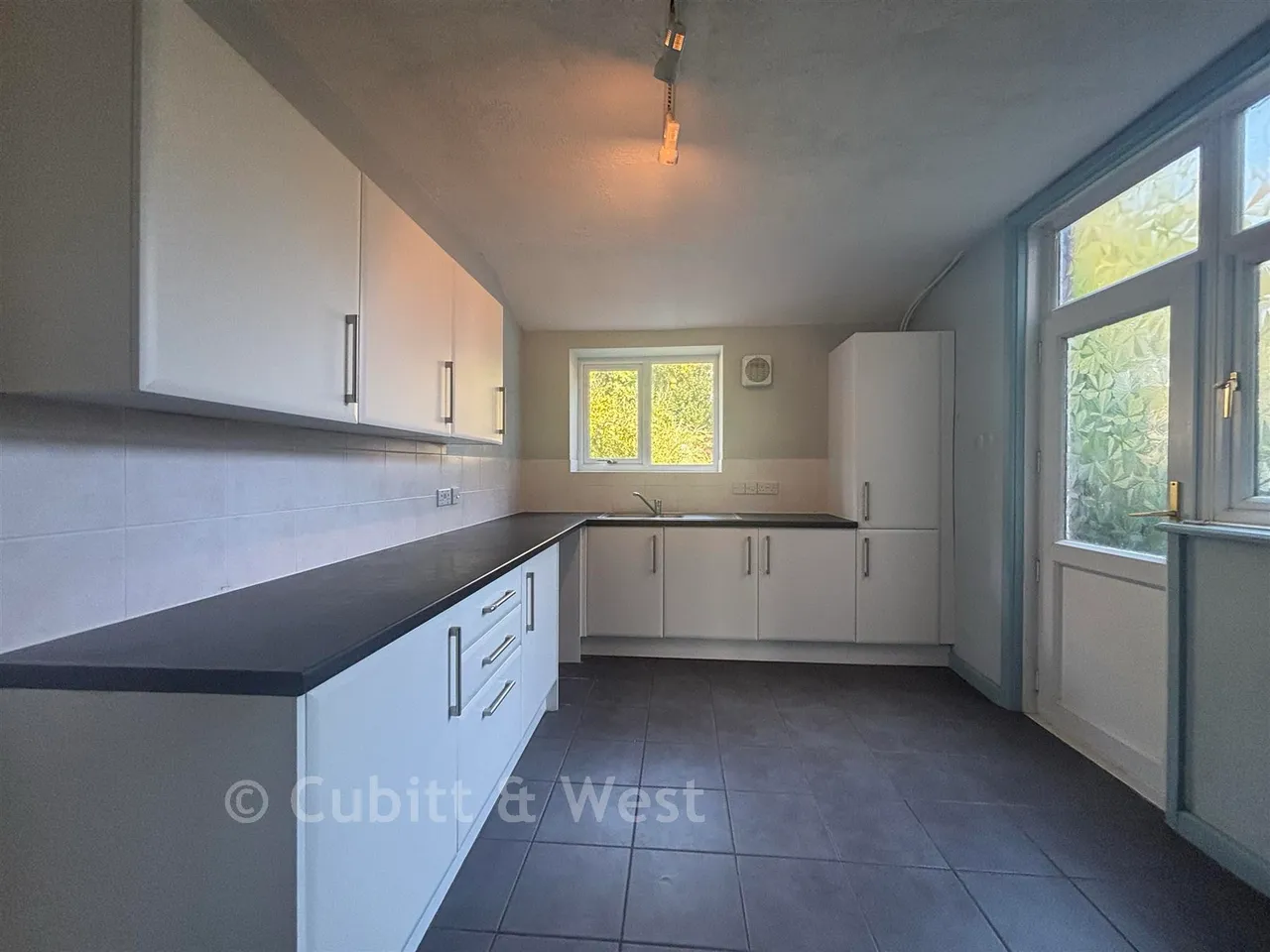 Hawthorn Crescent, Cosham, PO6, photo 4
