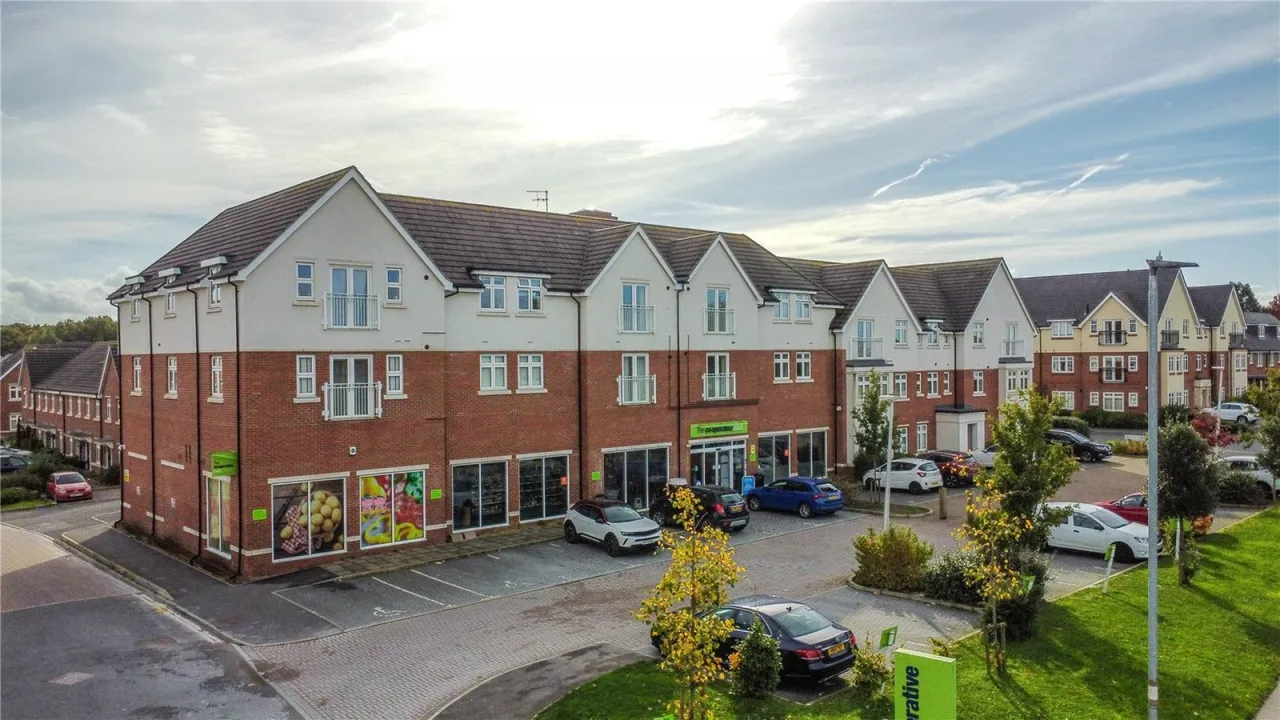 2 bed flat for sale, Englefield Place, Earley, RG6