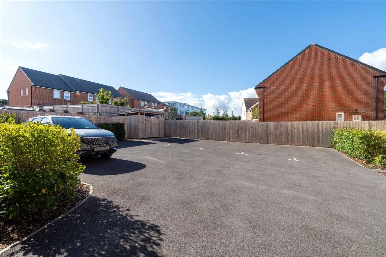 Provence Drive, Bearwood, BH11, photo 15