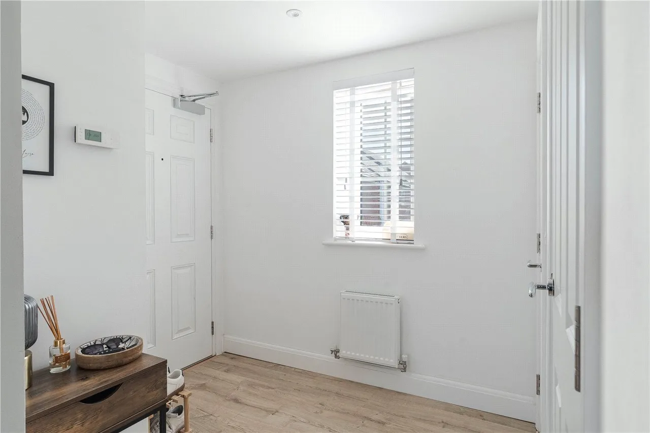 Provence Drive, Bearwood, BH11, photo 2