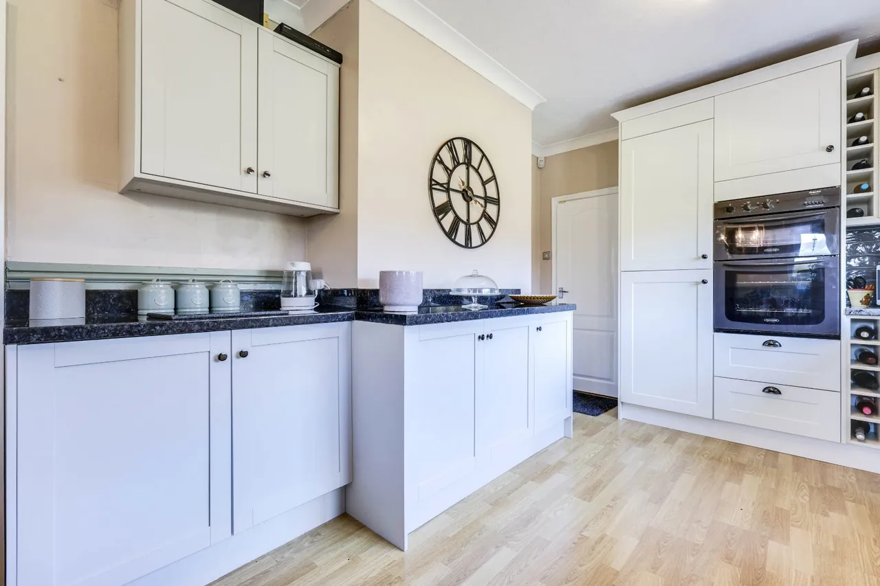 Armley Ridge Road, Leeds, LS12, photo 7
