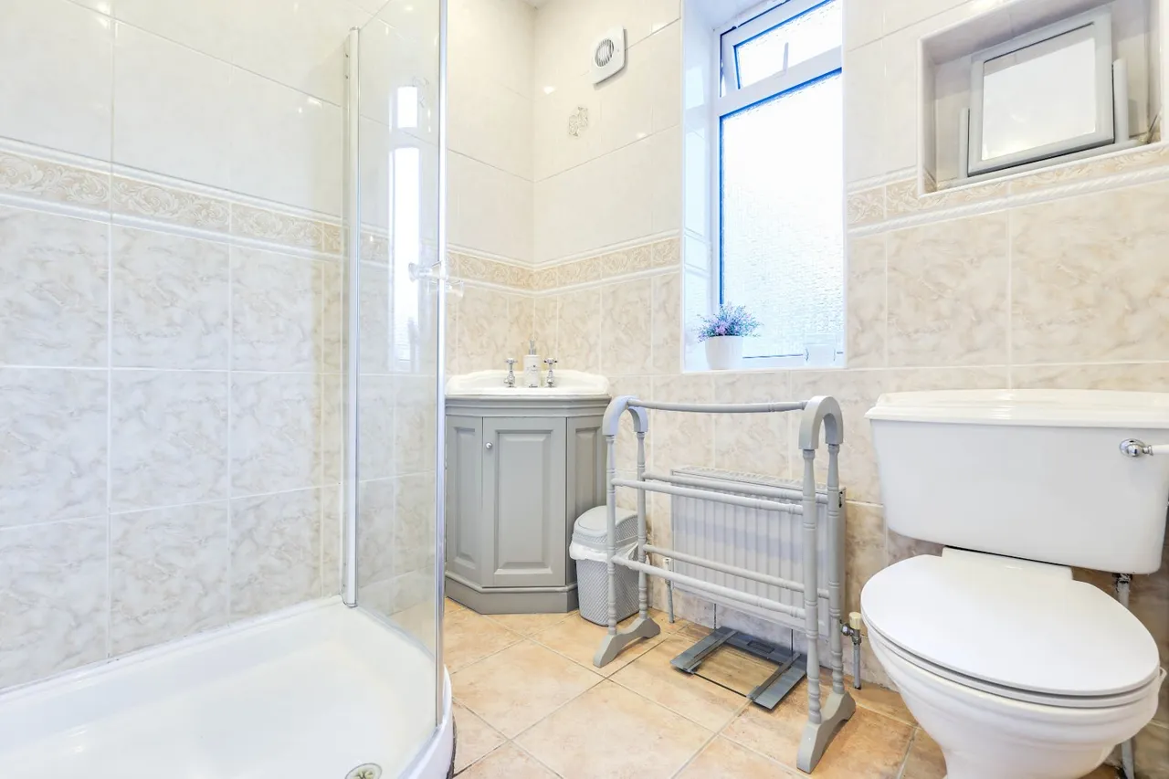 Armley Ridge Road, Leeds, LS12, photo 13