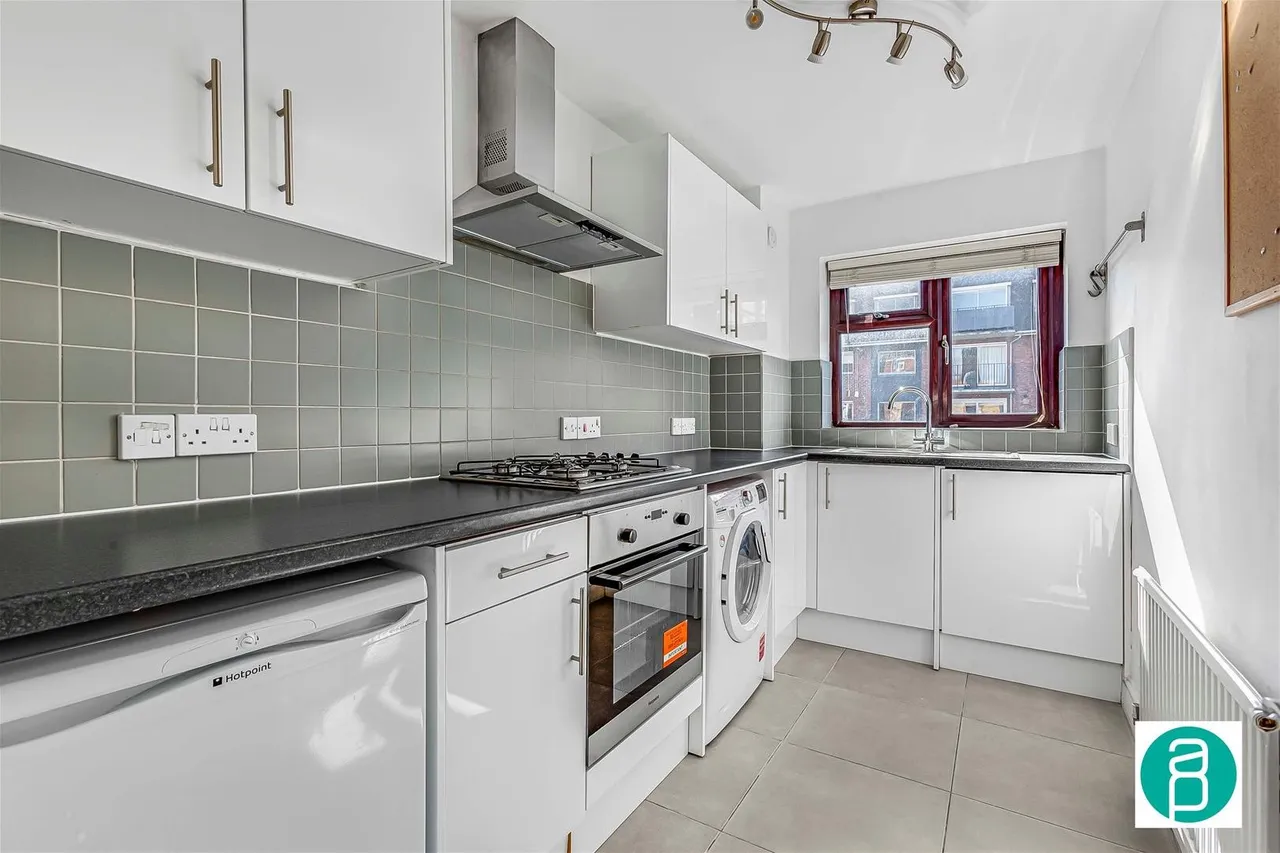 Lelliot Court, 2a Edge Hill, WIMBLEDON, LONDON SW19 4LP, photo 2