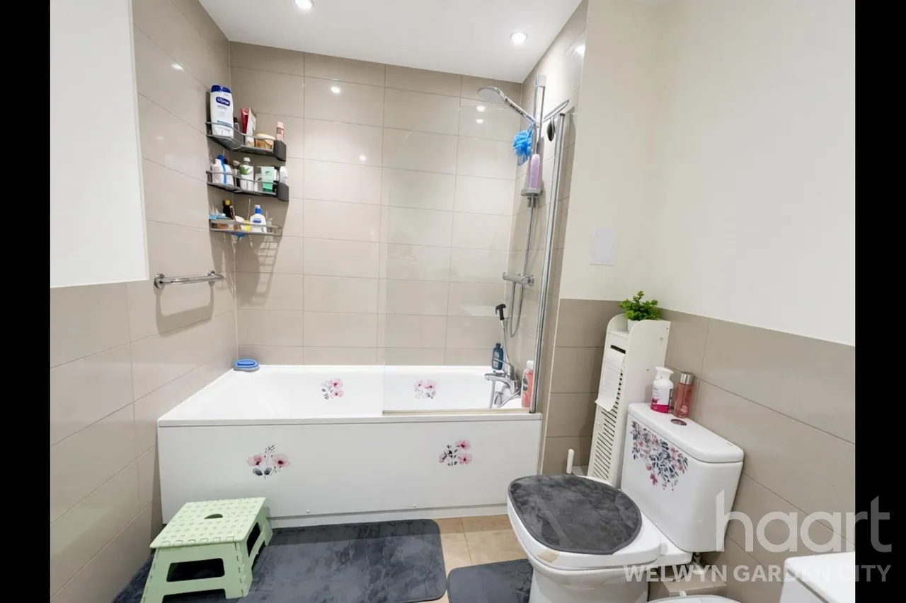 Bessemer Road, Welwyn Garden City, AL7, photo 15