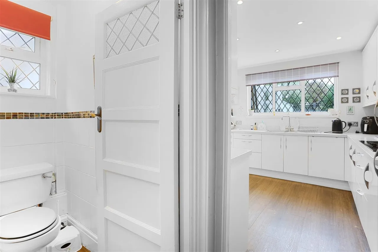 Oaks Avenue, Worcester Park, KT4, photo 19