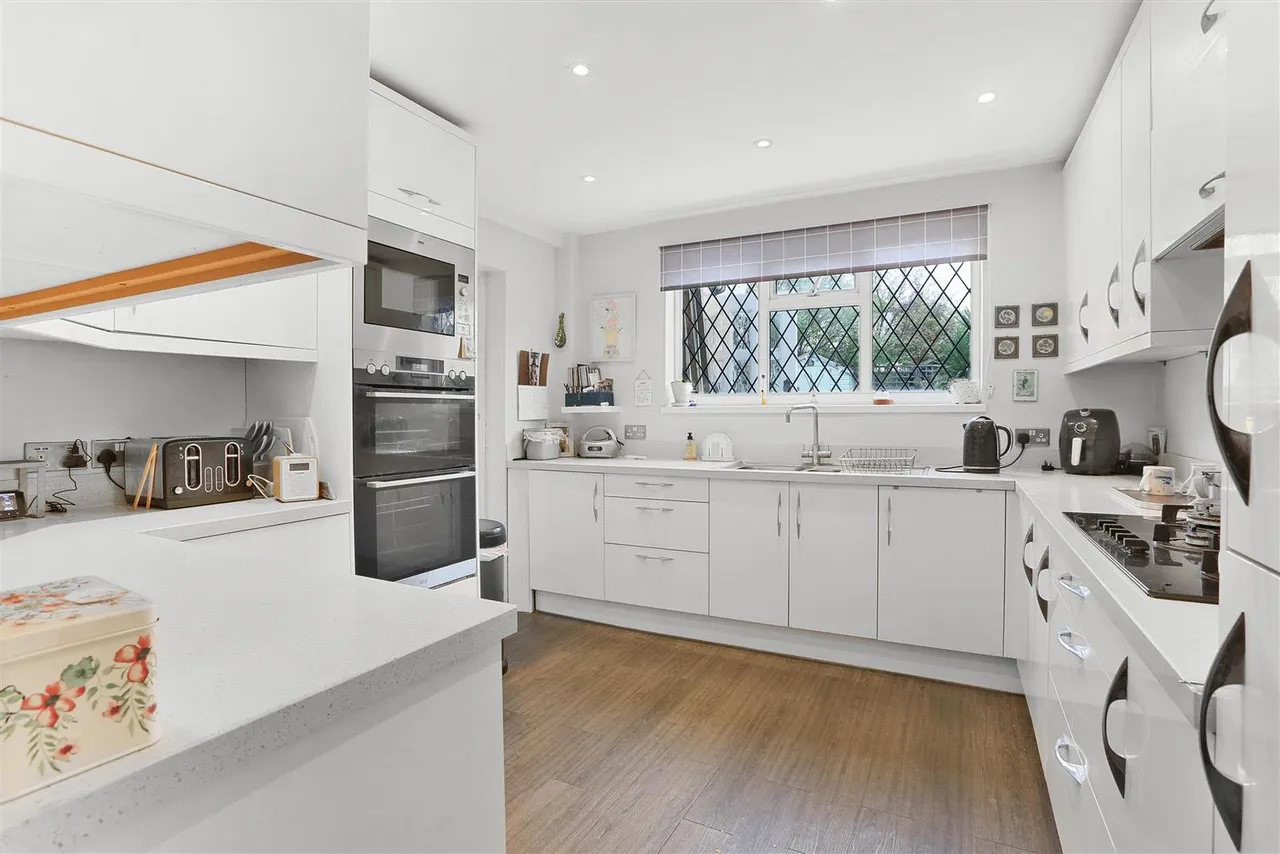 Oaks Avenue, Worcester Park, KT4, photo 3