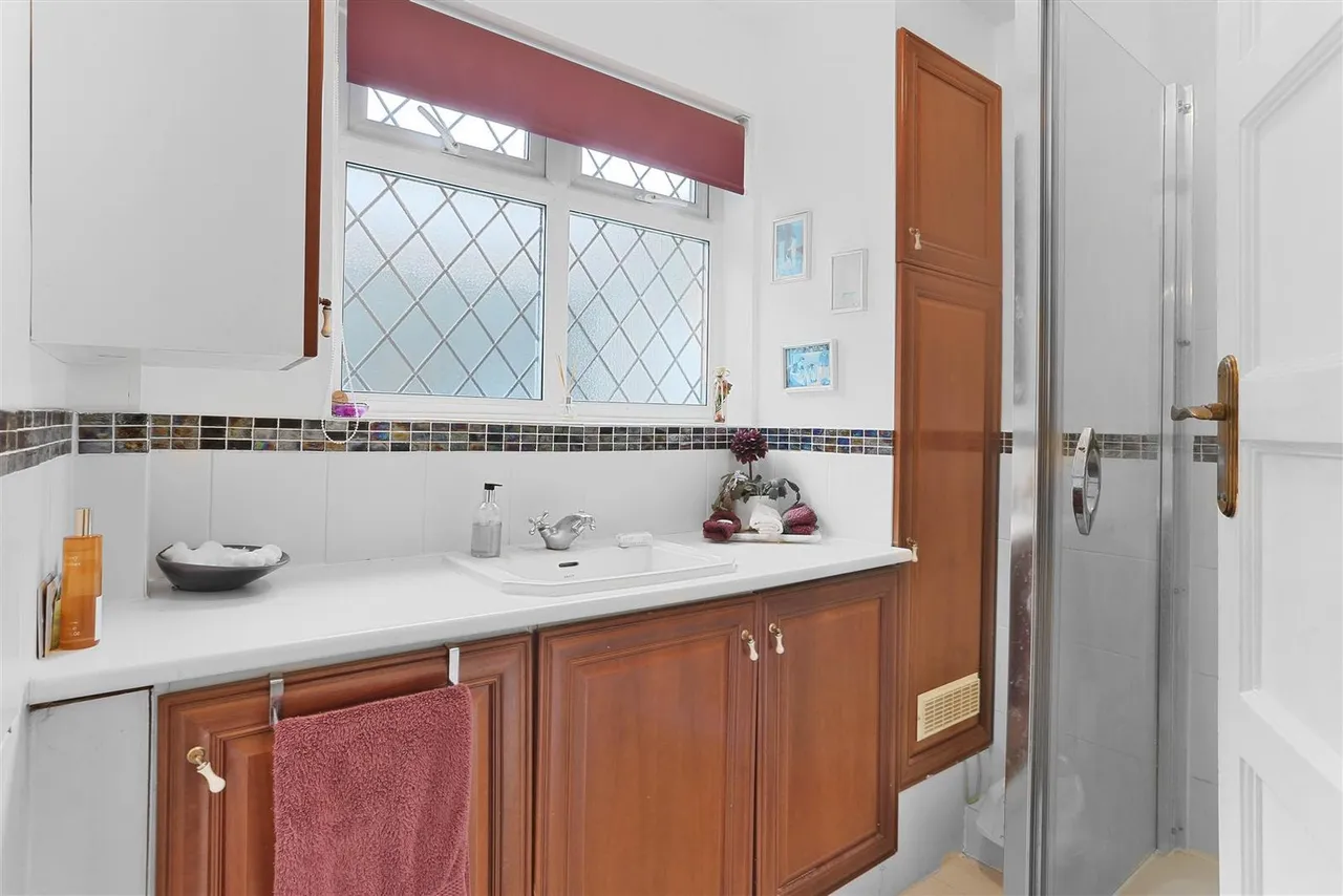 Oaks Avenue, Worcester Park, KT4, photo 18