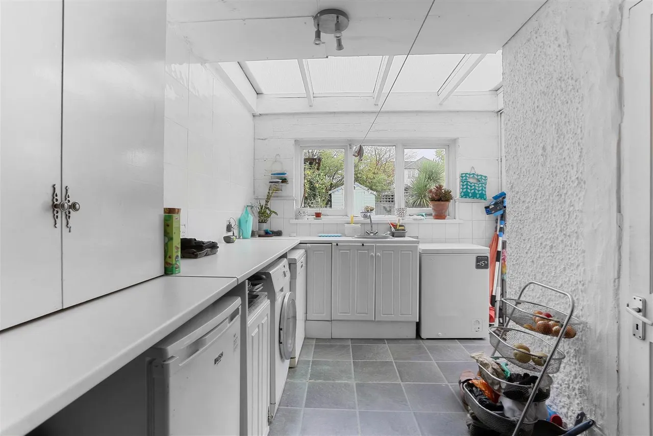 Oaks Avenue, Worcester Park, KT4, photo 10