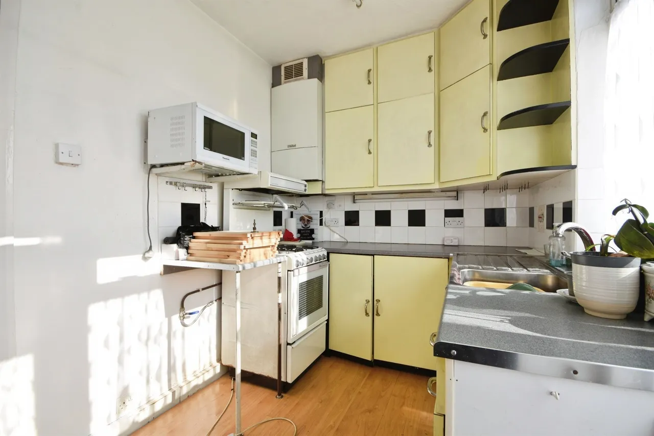 Tudor Drive, Romford, photo 7