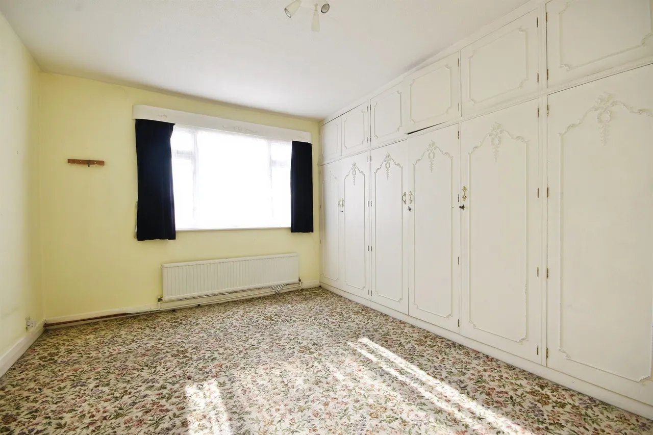 Tudor Drive, Romford, photo 8