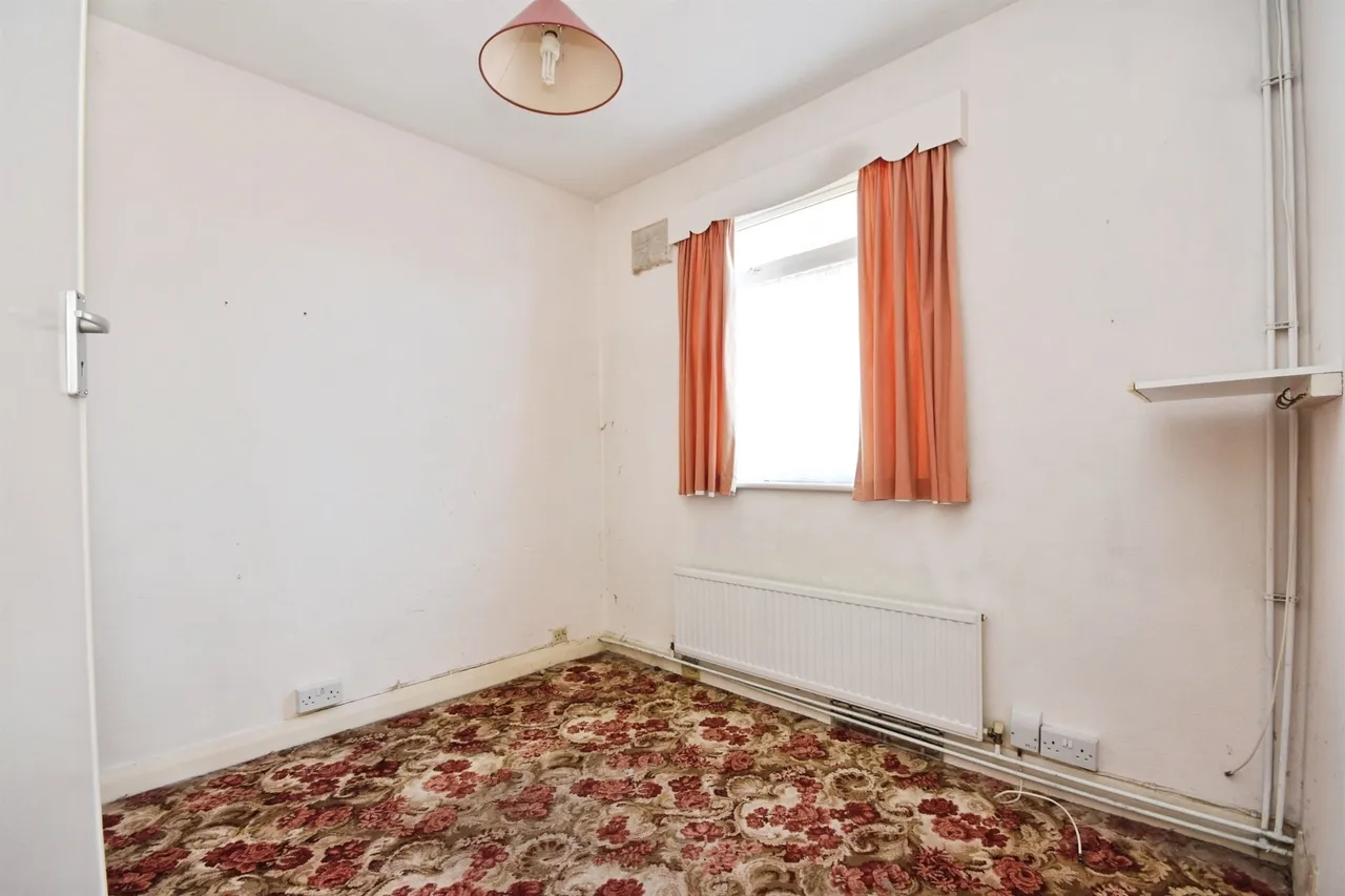 Tudor Drive, Romford, photo 11