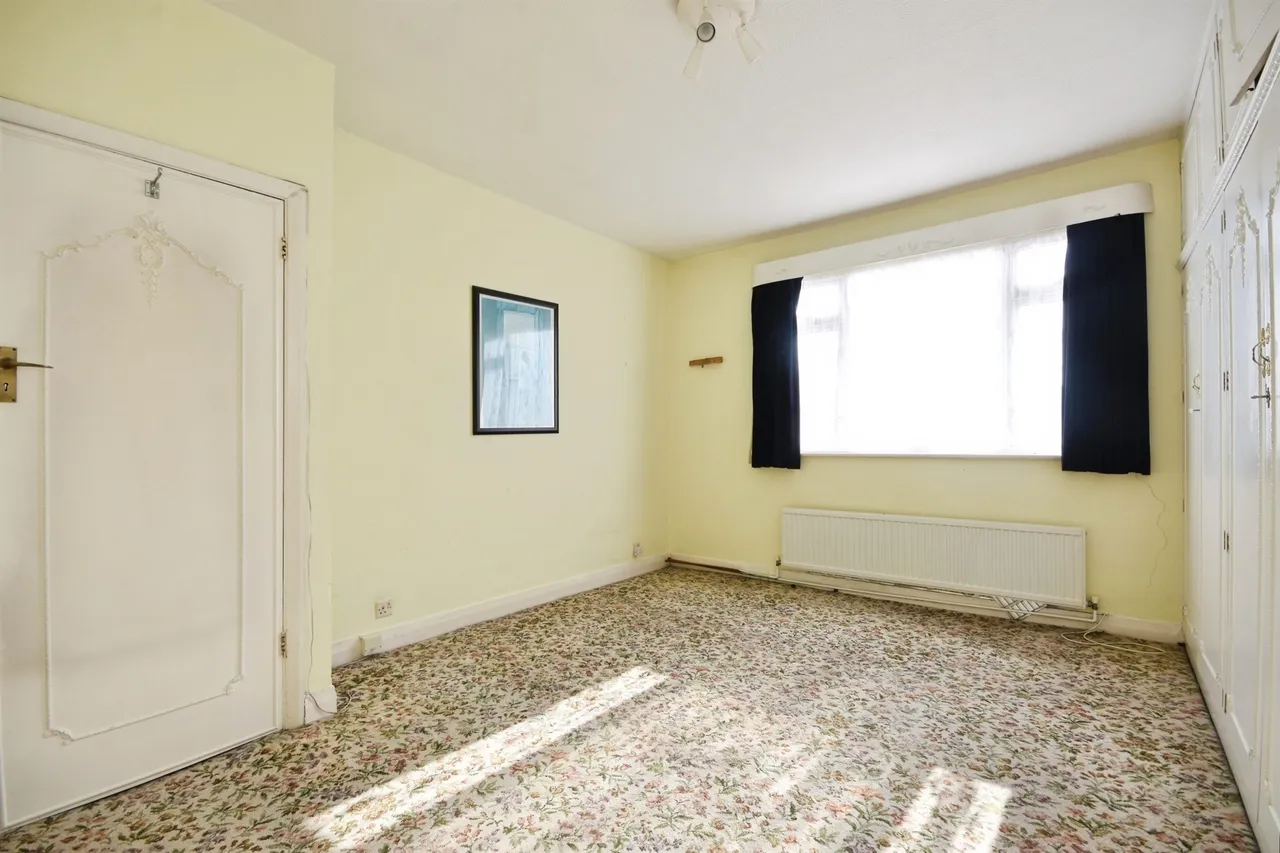 Tudor Drive, Romford, photo 9