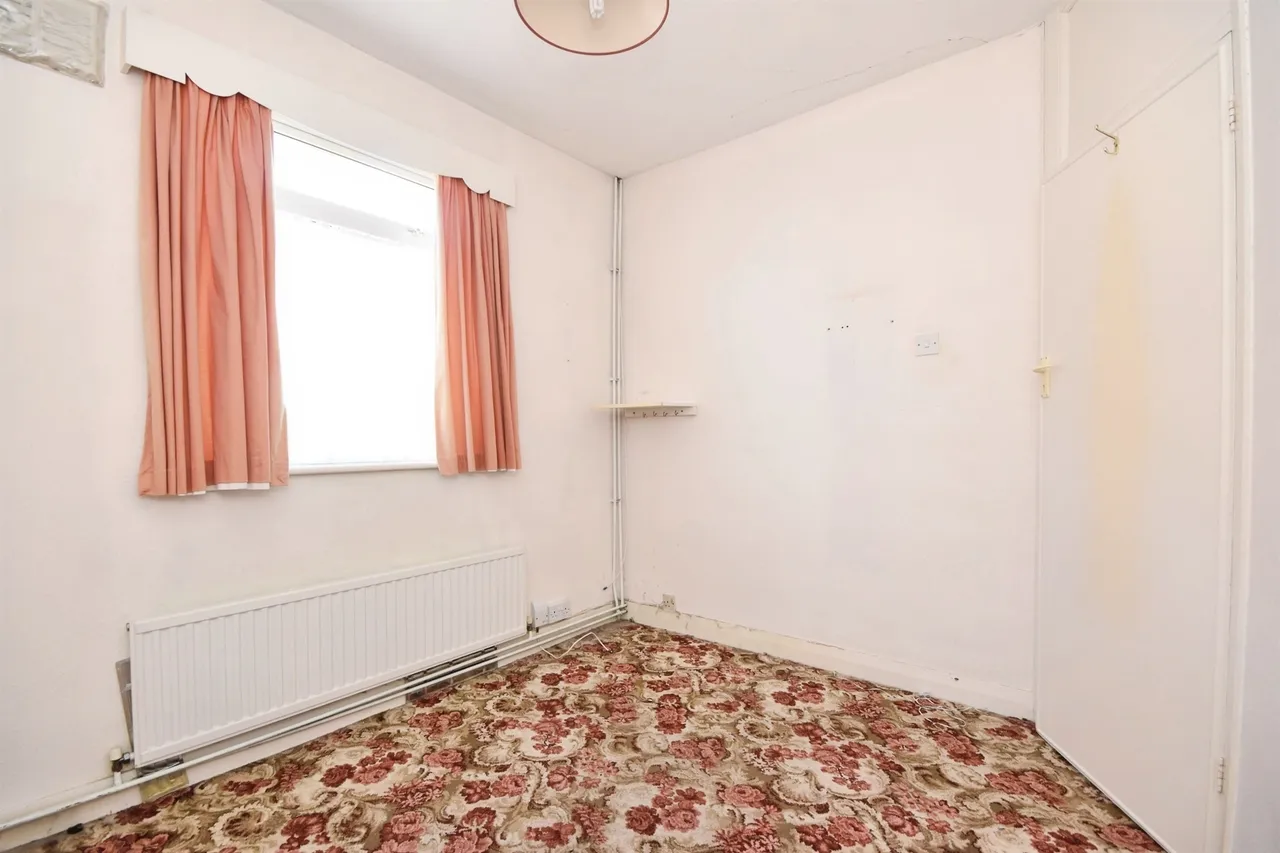 Tudor Drive, Romford, photo 12