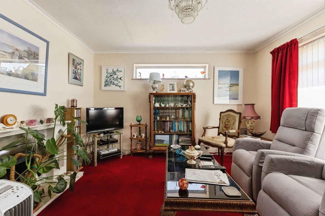 Hargham Road, Attleborough, photo 12