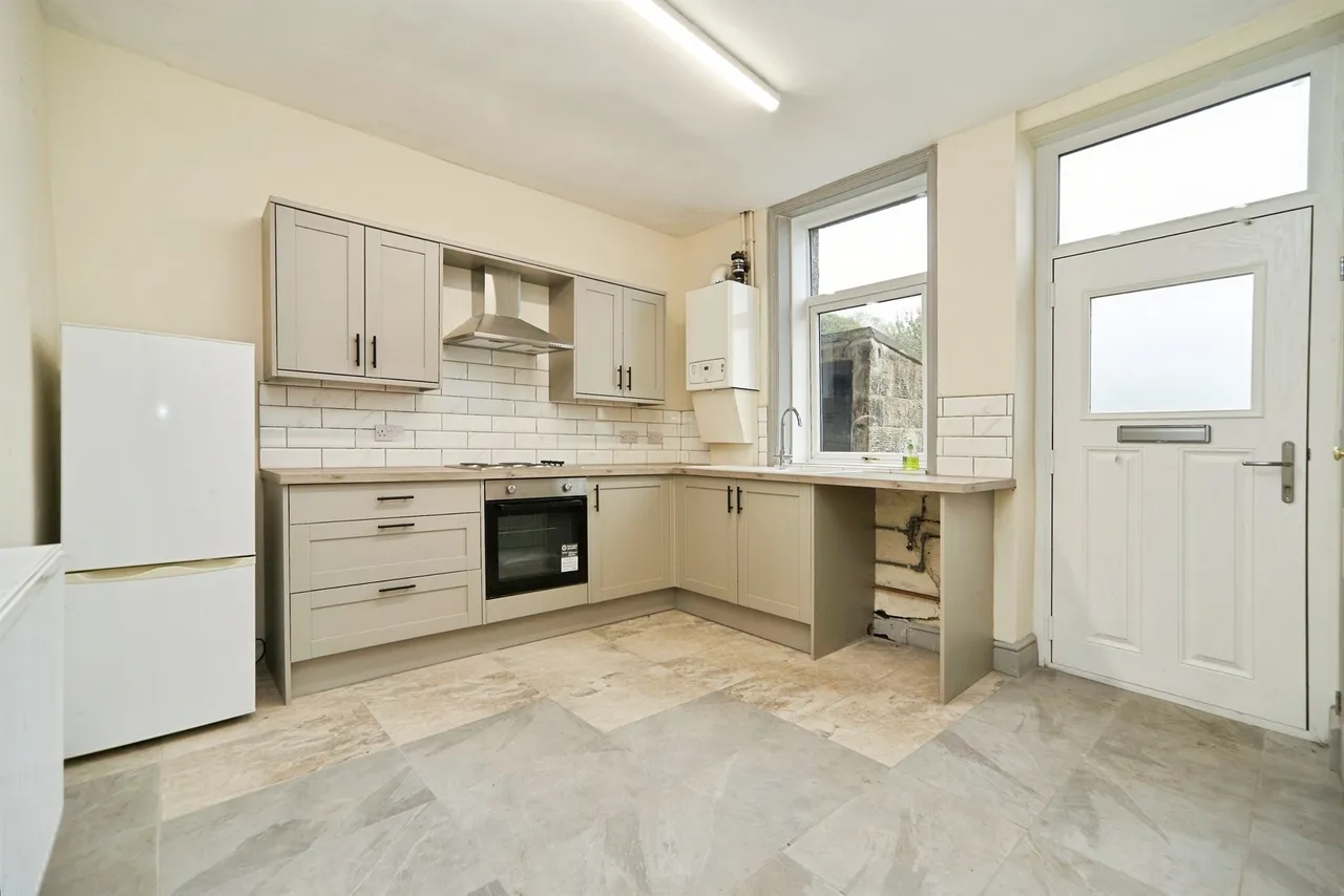 Street, Riddlesden, BD20, photo 3