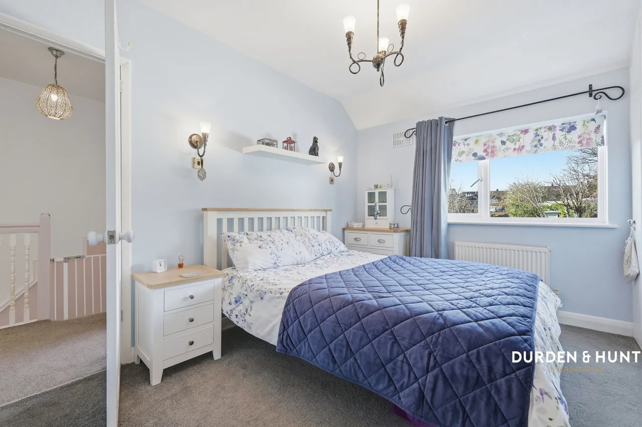 Coteford Close, Loughton, IG10, photo 11
