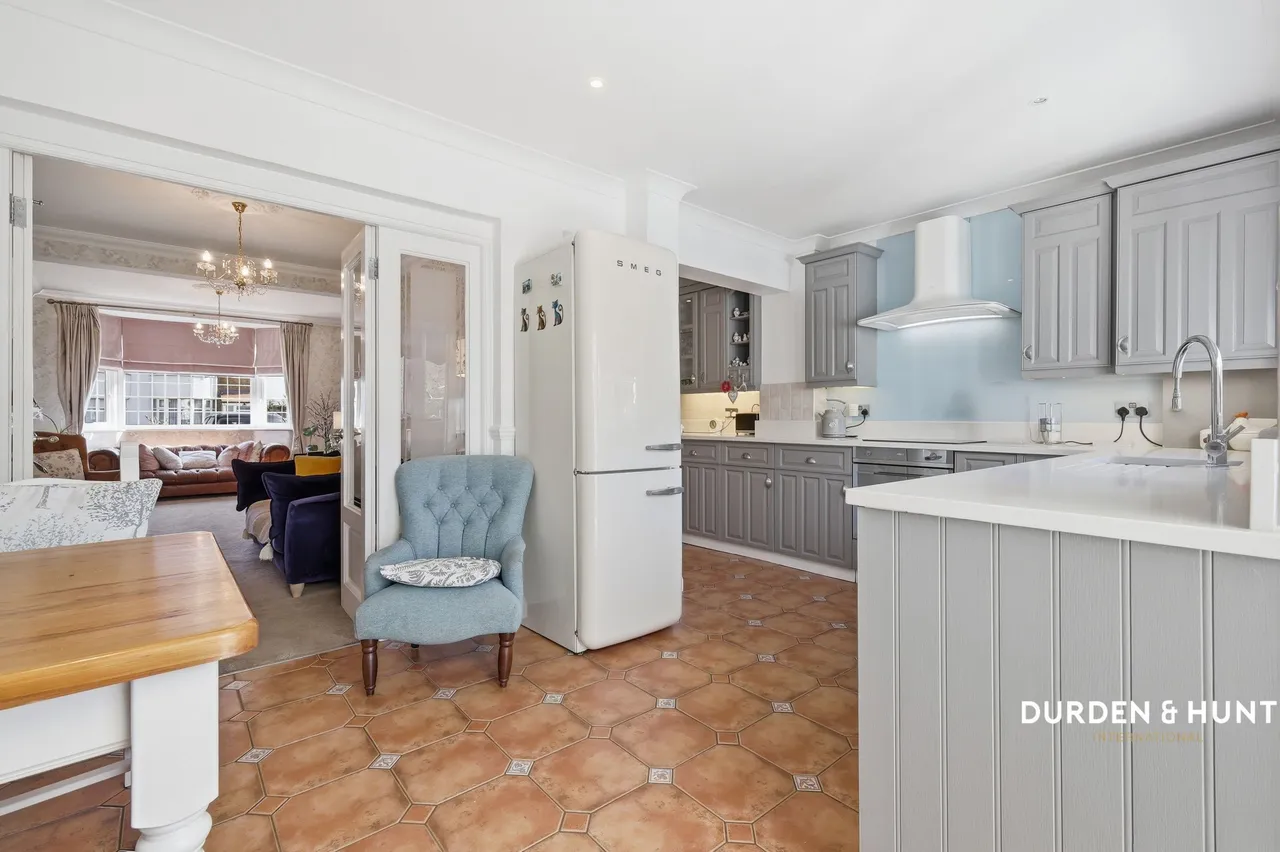 Coteford Close, Loughton, IG10, photo 6