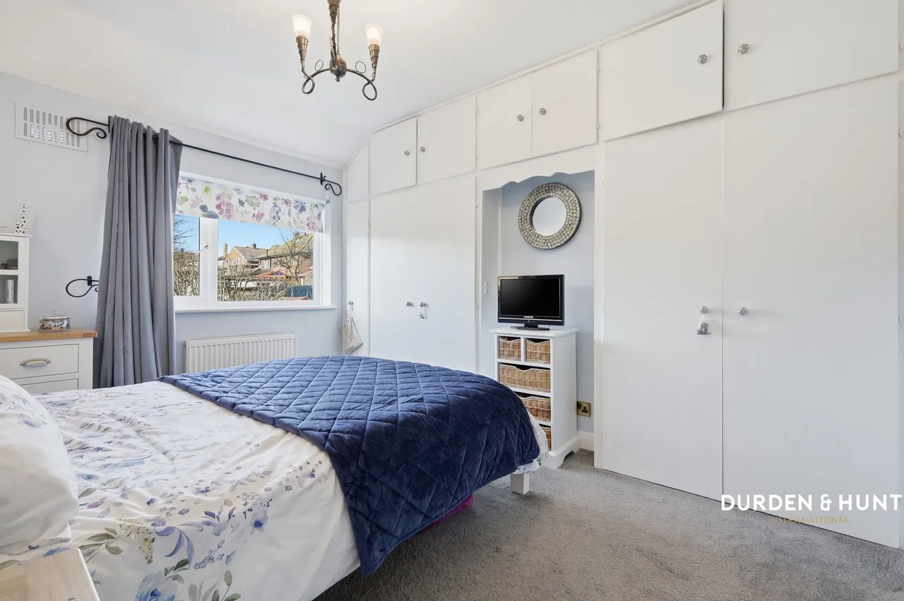 Coteford Close, Loughton, IG10, photo 12