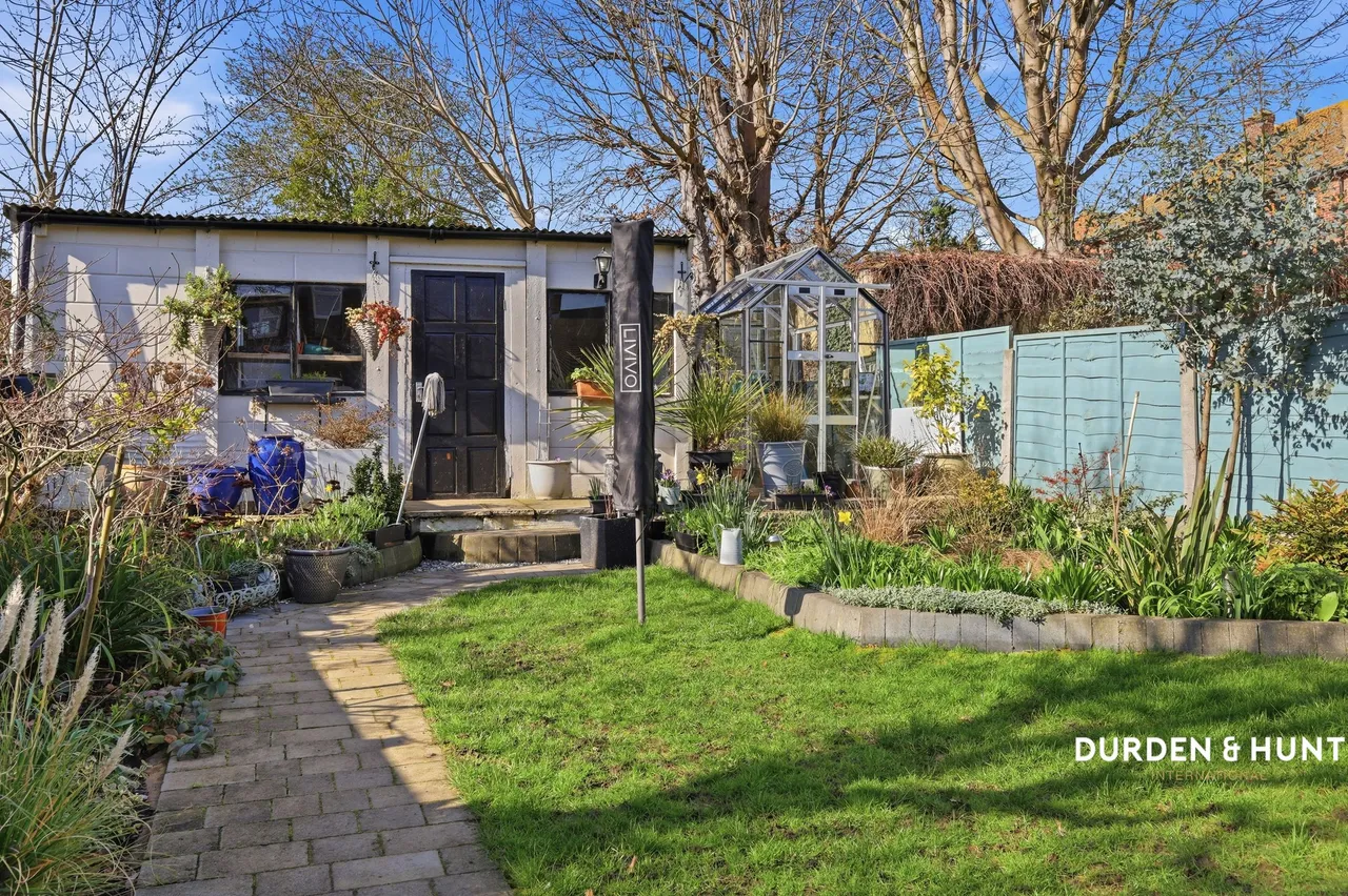 Coteford Close, Loughton, IG10, photo 20