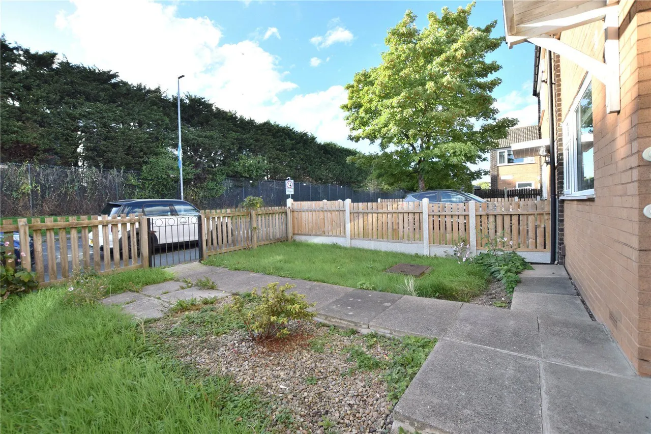 Sherburn Road North, Leeds, LS14, photo 10