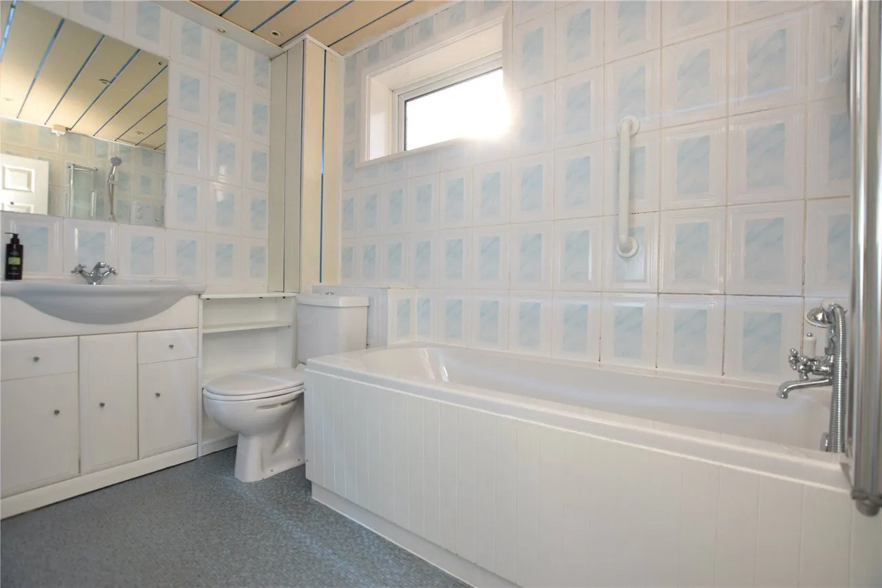 Sherburn Road North, Leeds, LS14, photo 14