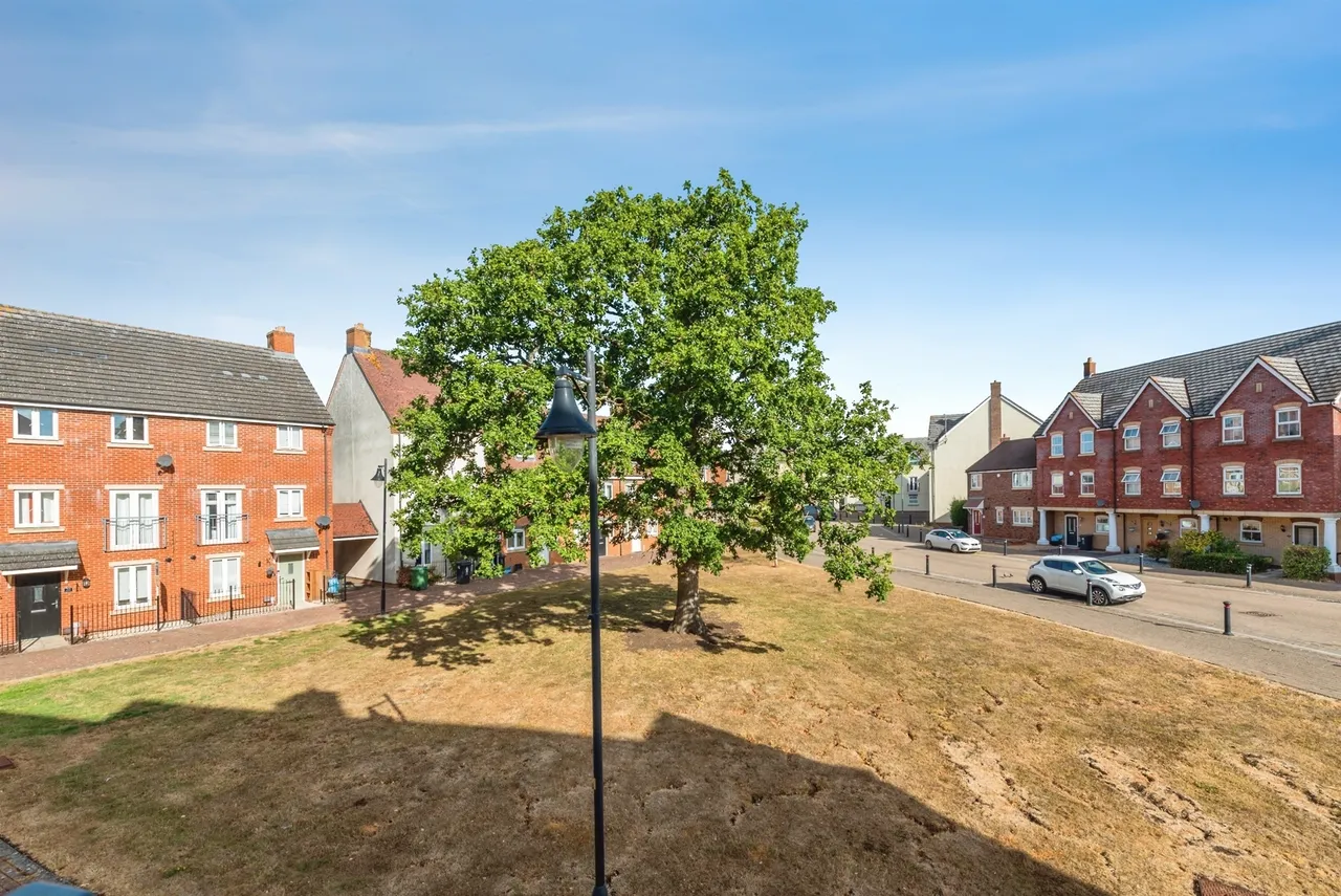 Piernik Close, Swindon, photo 8
