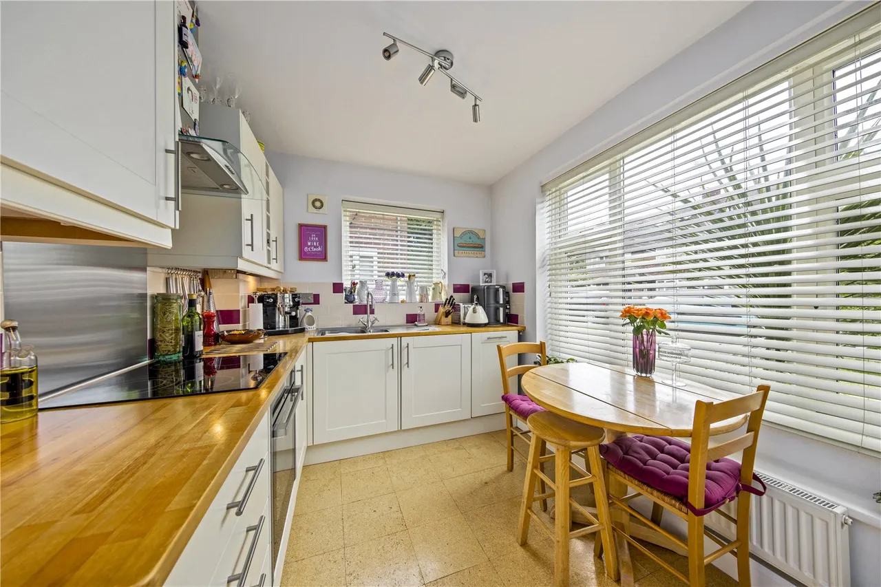 Beaulieu Close, Cambridge Park, TW1, photo 3
