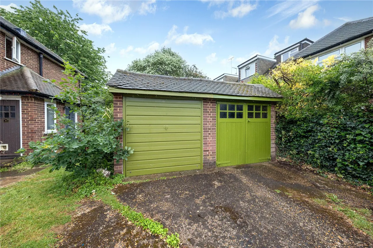 Beaulieu Close, Cambridge Park, TW1, photo 9