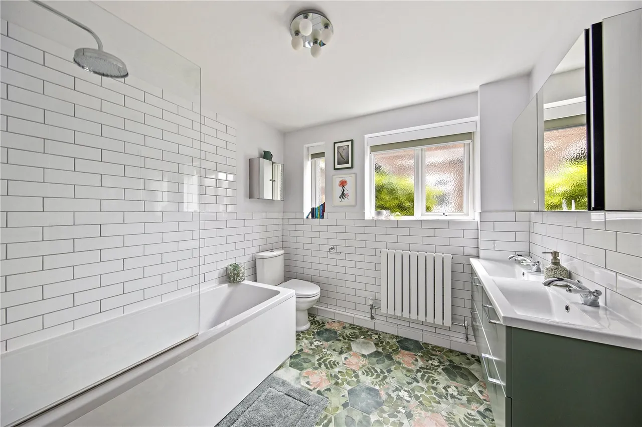 Beaulieu Close, Cambridge Park, TW1, photo 7