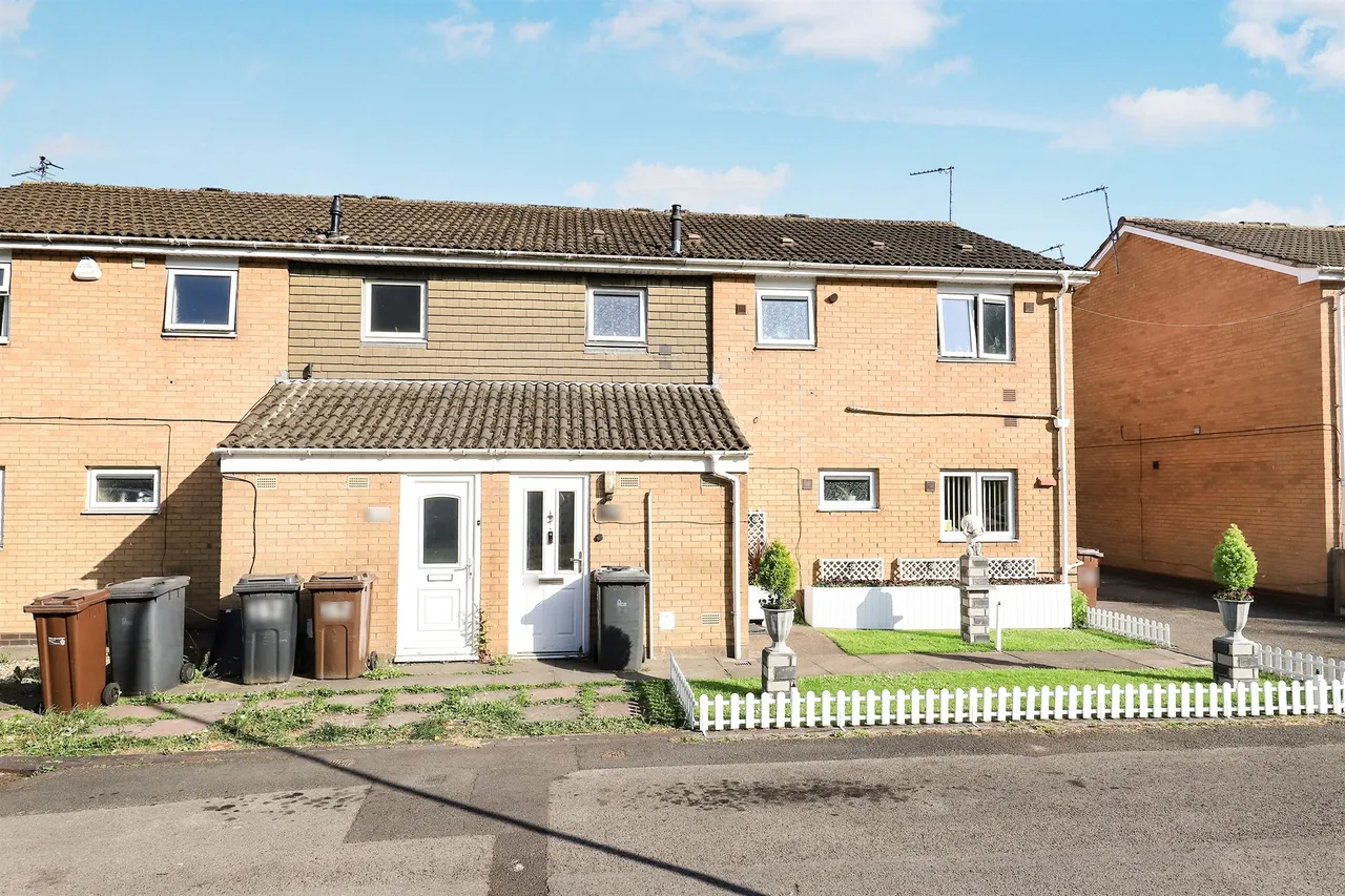 2 bed flat for sale — Stowheath Lane, Stowheath, Wolverhampton