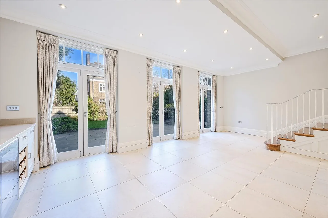 Lancaster Road, London SW19 5DF, photo 9