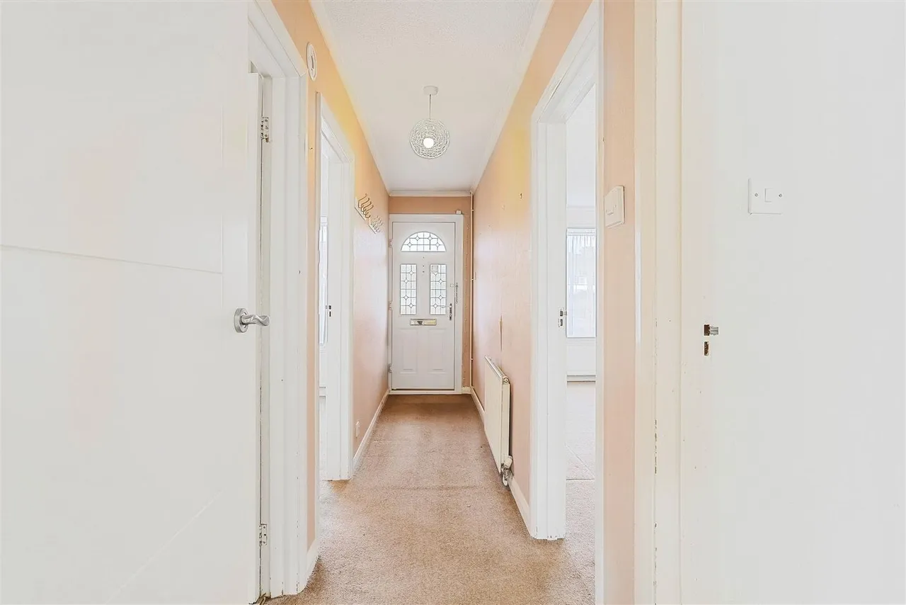 Longford Gardens, Sutton, SM1 3DR, photo 11
