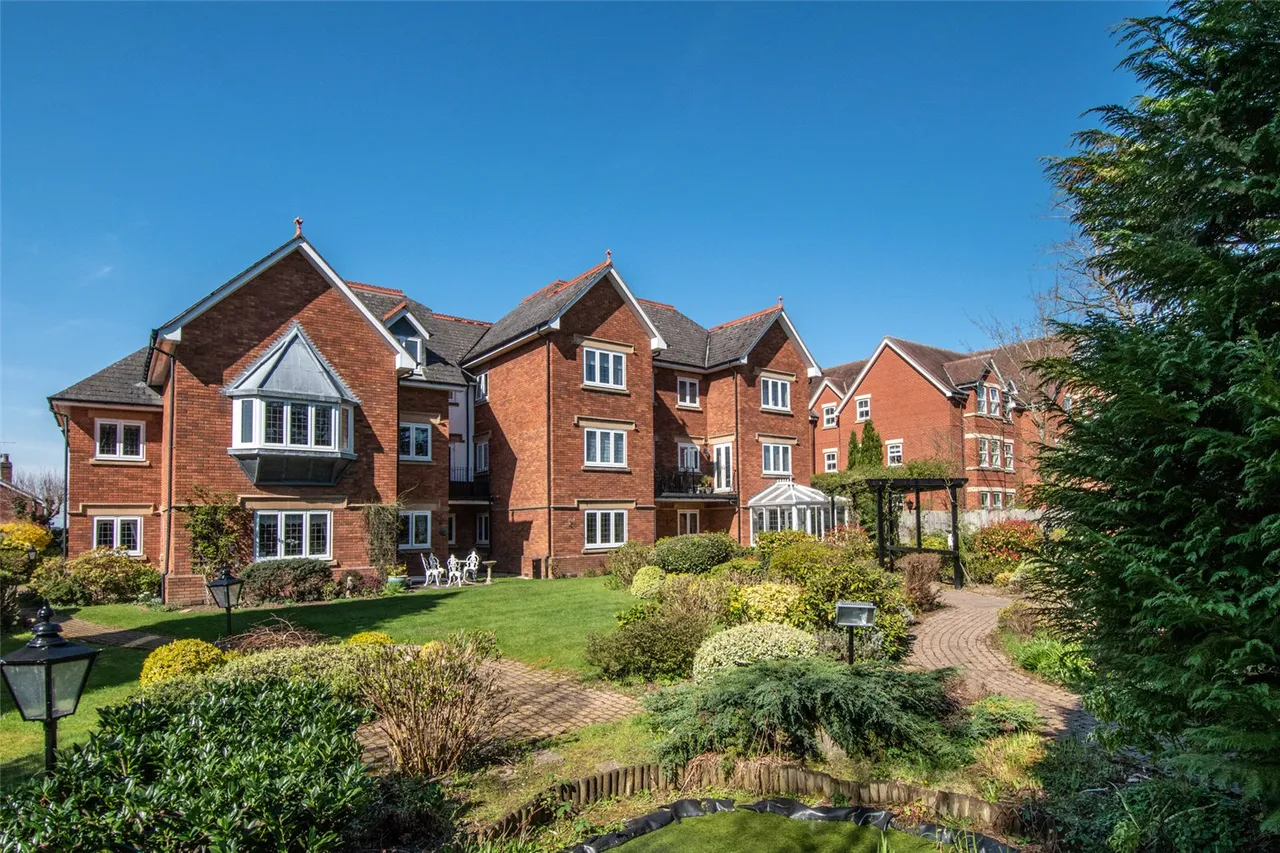 College Road, Bromsgrove, Worcestershire, B60 2NE, photo 2