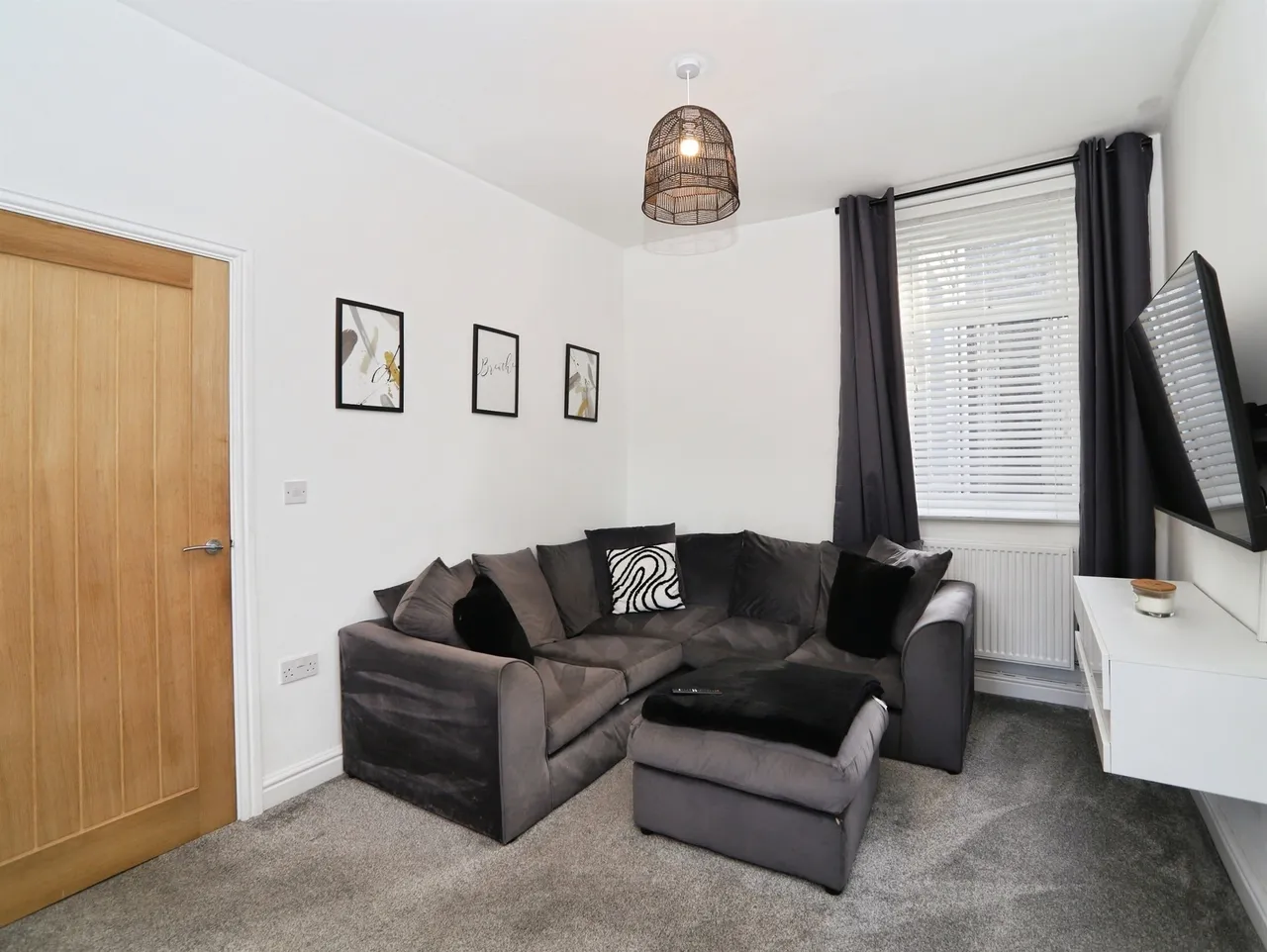 Caerphilly Road, Senghenydd, CF83, photo 3
