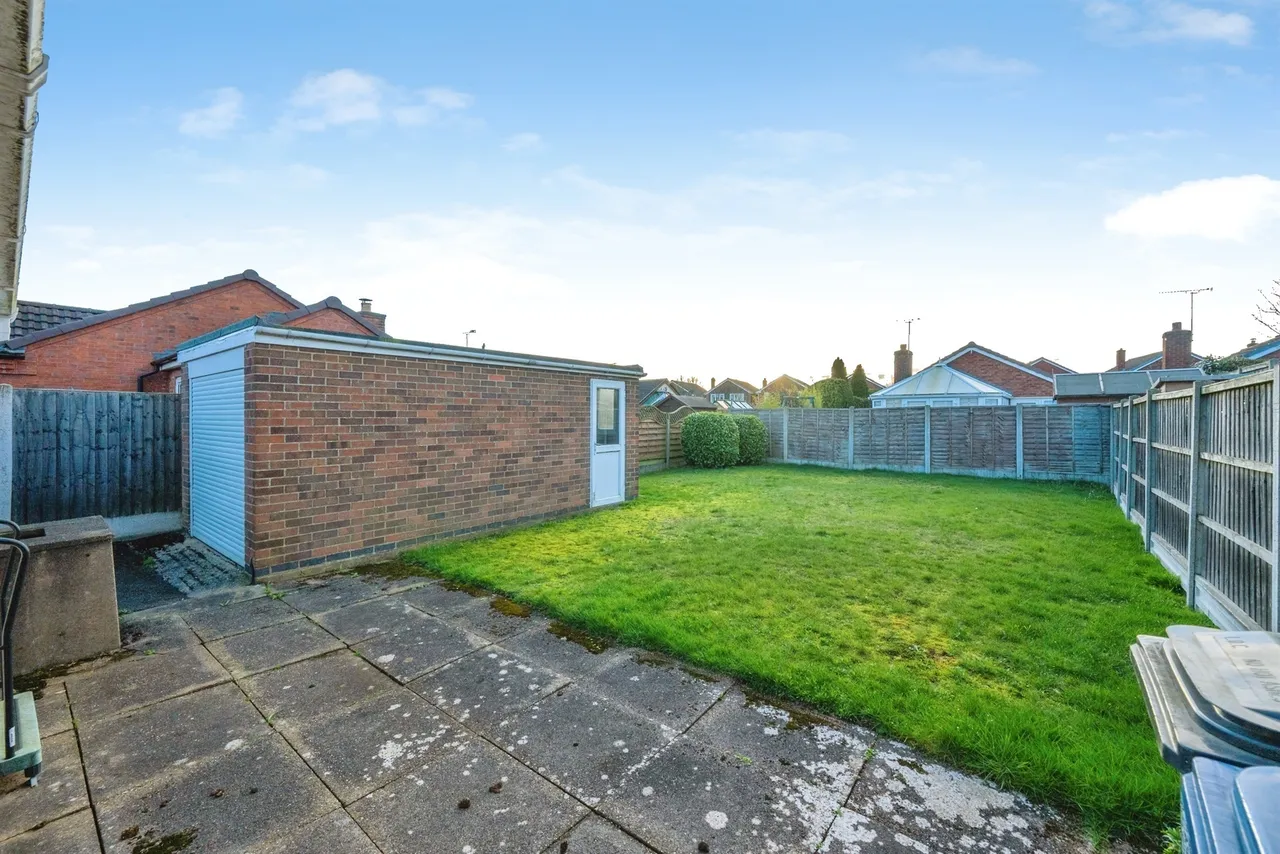 Churchill Crescent, Alrewas, Burton-On-Trent, photo 3