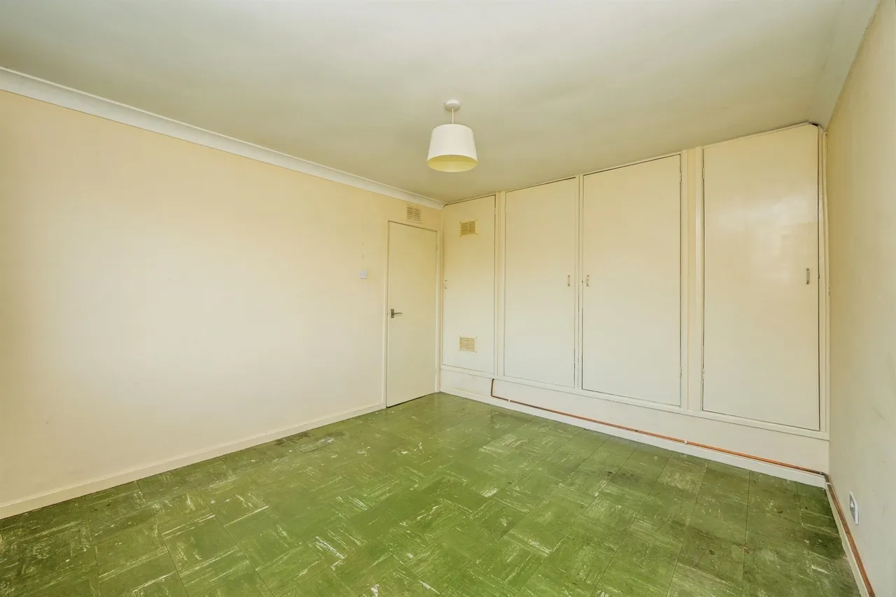 Churchill Crescent, Alrewas, Burton-On-Trent, photo 11