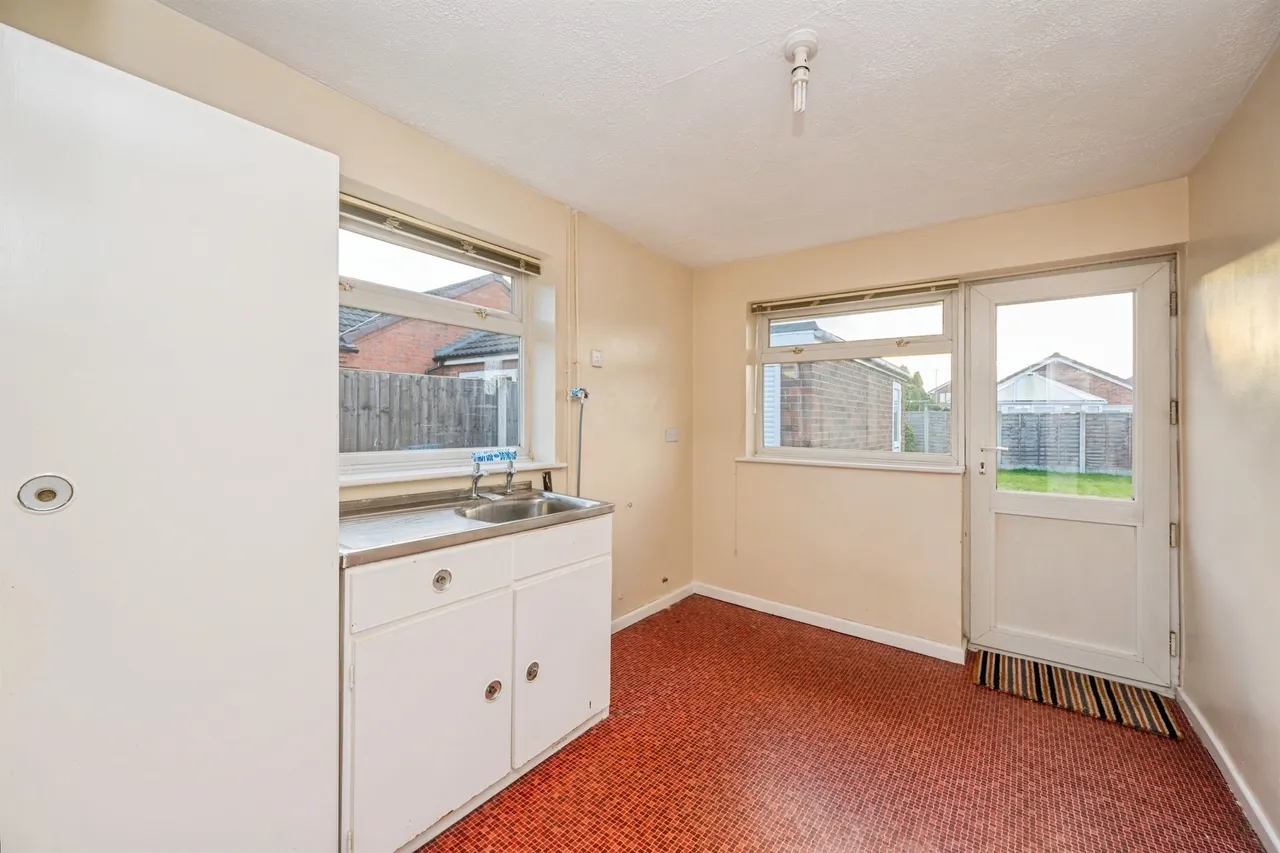 Churchill Crescent, Alrewas, Burton-On-Trent, photo 7