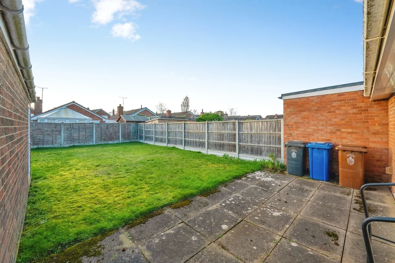 Churchill Crescent, Alrewas, Burton-On-Trent, photo 2