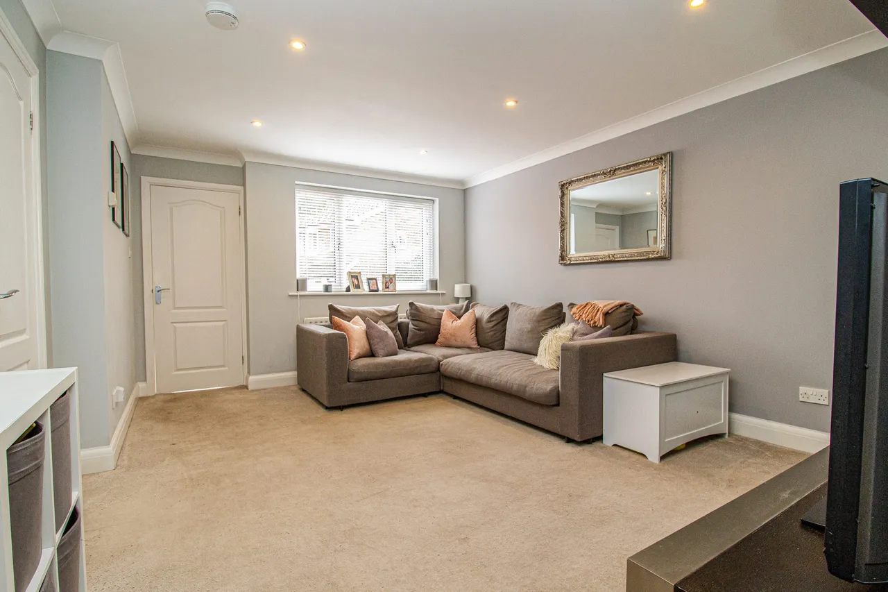 Hunnels Close, Church Crookham, Fleet, GU52 6YR, photo 9