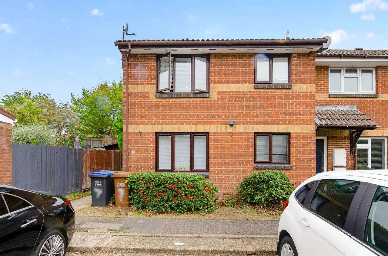 2 bed flat for sale, Hanover Walk, Hatfield, AL10