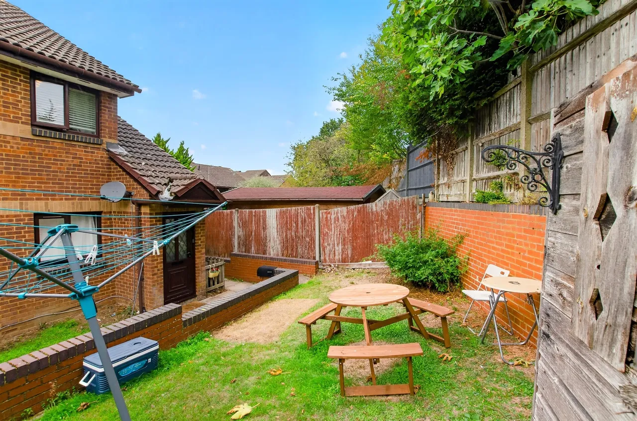 Hanover Walk, Hatfield, AL10, photo 13