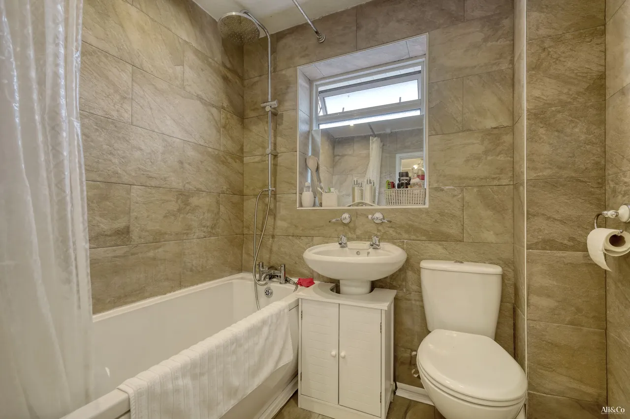 Brindles Close, Stanford-le-Hope, Essex, SS17 0RS, photo 6