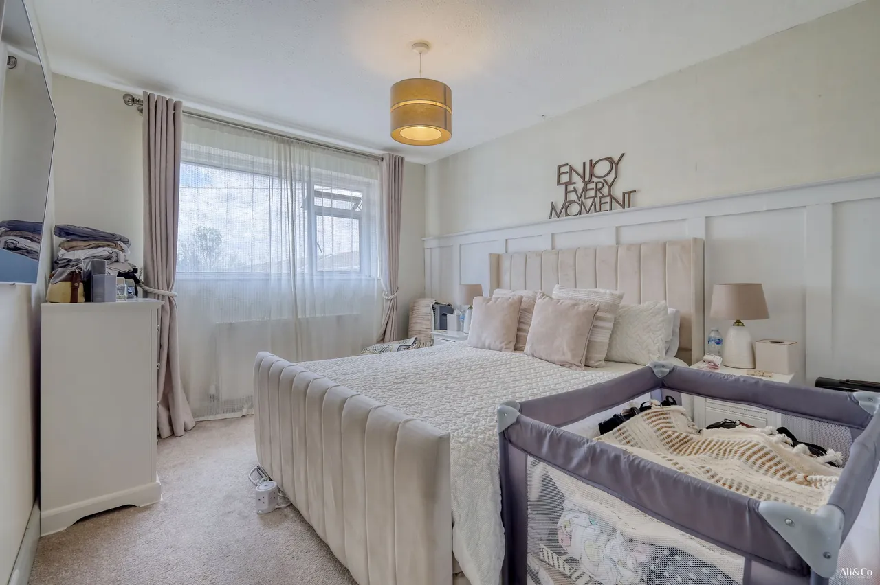 Brindles Close, Stanford-le-Hope, Essex, SS17 0RS, photo 8