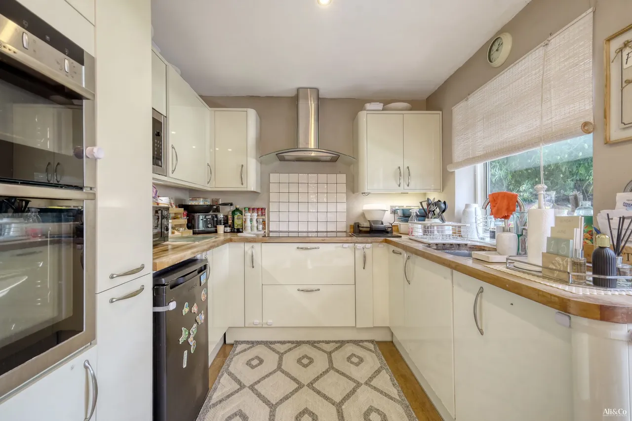 Brindles Close, Stanford-le-Hope, Essex, SS17 0RS, photo 2